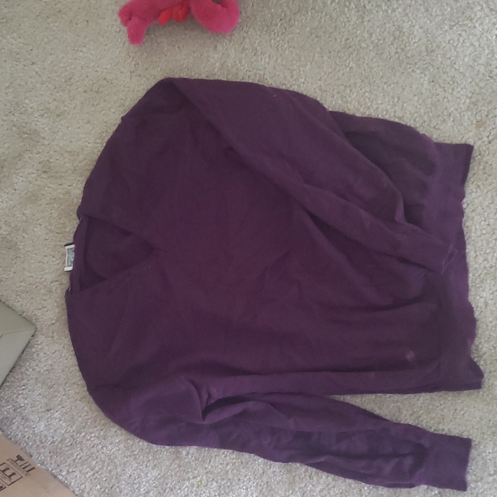 100% merino wool sweater. Size -L